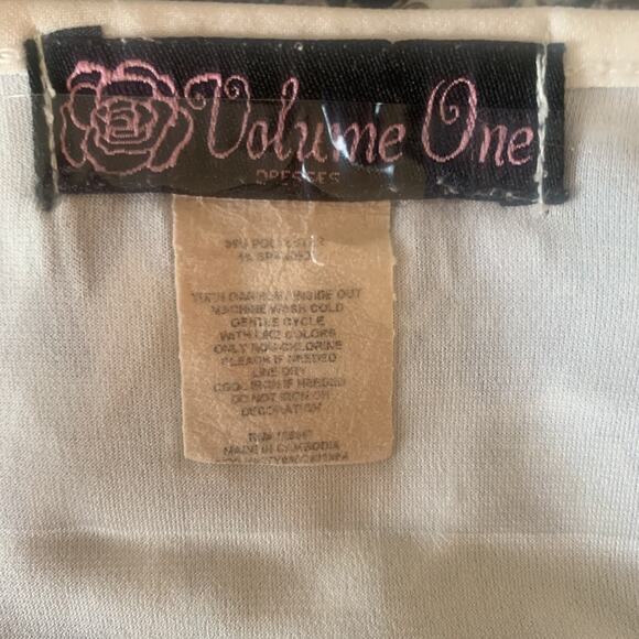 VOLUME ONE WOMEN'S V-NECK KIMONO SLEEVE SUBLIMINATION DRESS SIZE MEDIUM-EUC - Picture 4 of 5